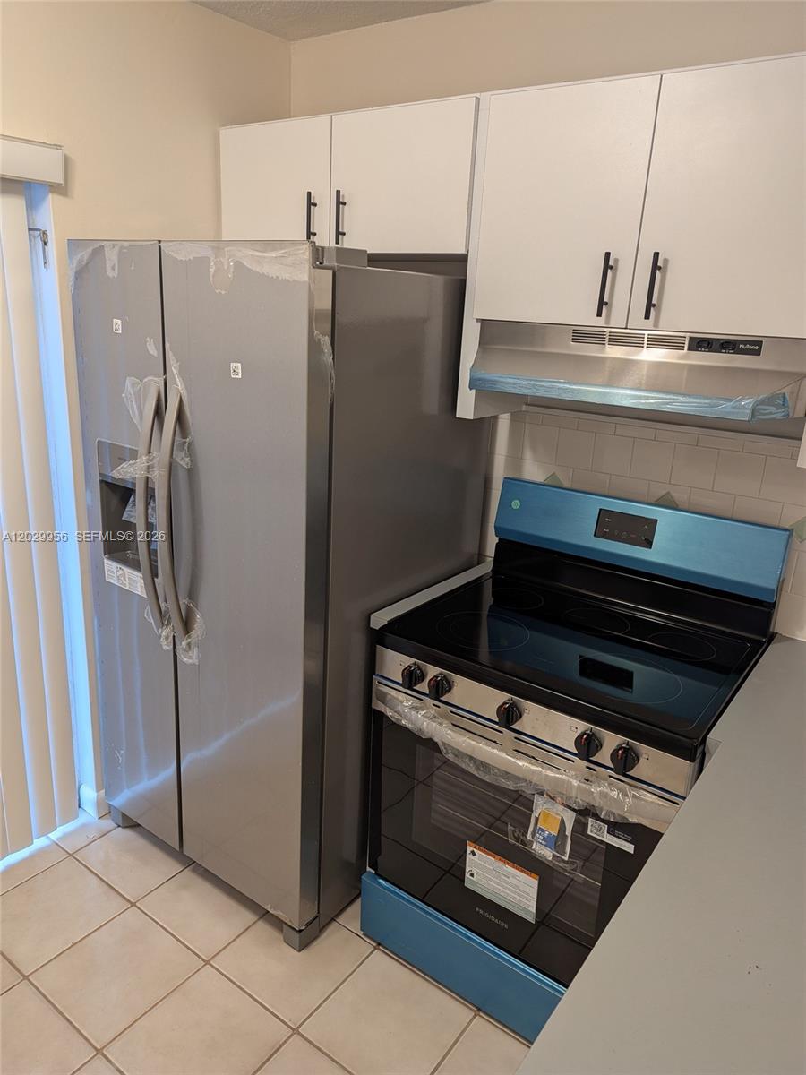 IMAGES OF KENDALL CONDO - Residential