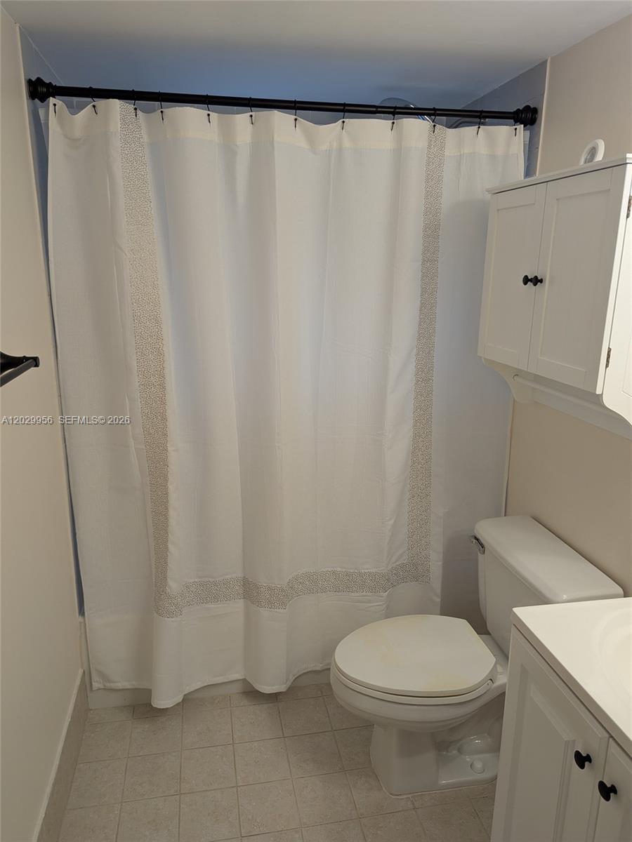 IMAGES OF KENDALL CONDO - Residential