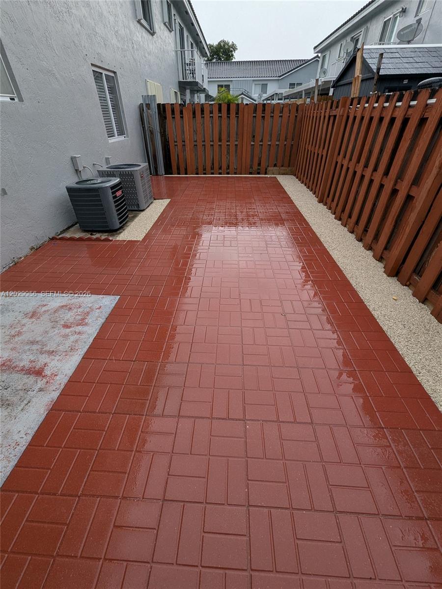 IMAGES OF KENDALL CONDO - Residential