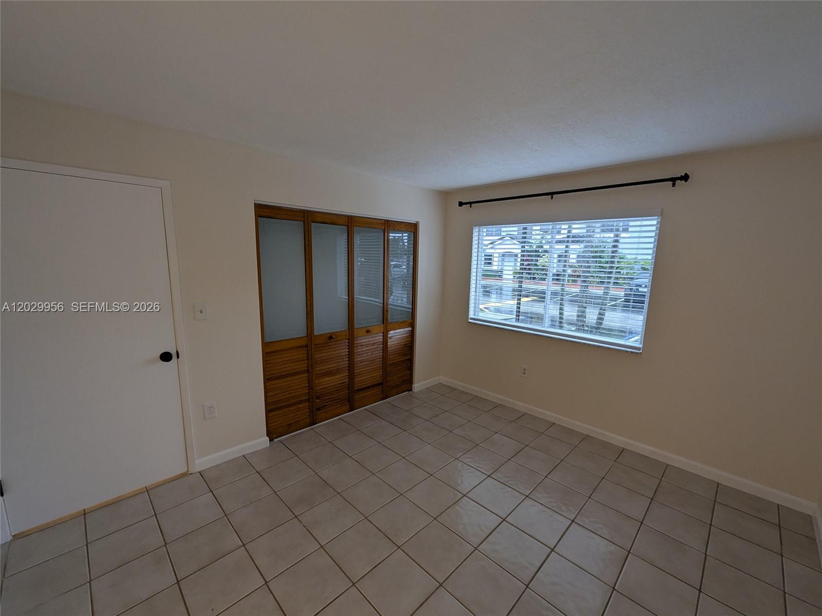 IMAGES OF KENDALL CONDO - Residential