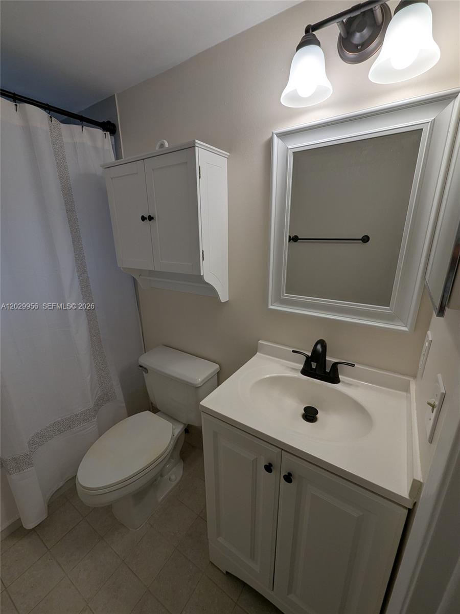 IMAGES OF KENDALL CONDO - Residential