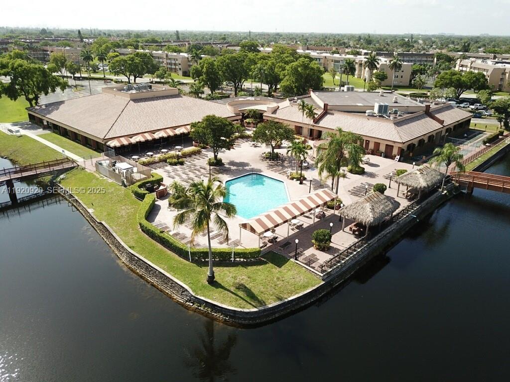 SUNRISE LAKES 105 CONDO - Residential