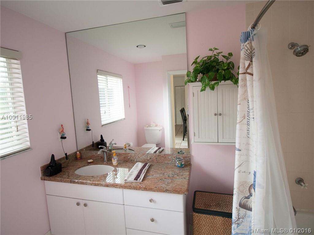 24 55 40 KINGS BAY SUB - Residential