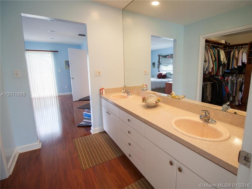 24 55 40 KINGS BAY SUB - Residential