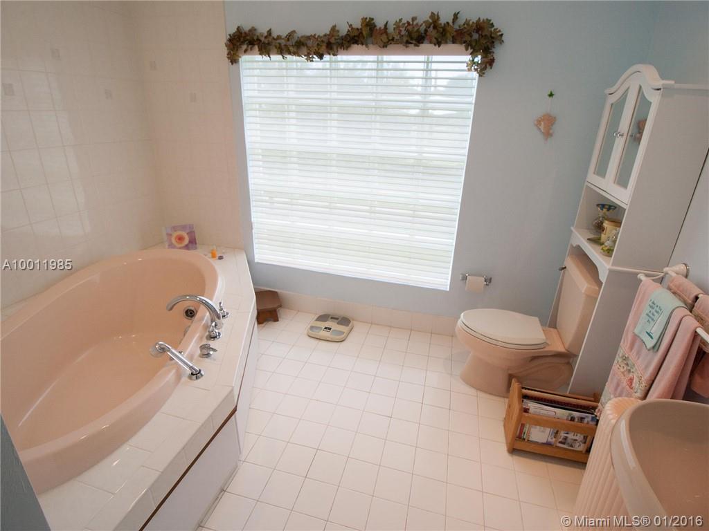 24 55 40 KINGS BAY SUB - Residential