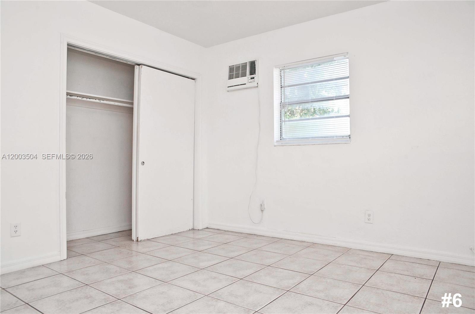 ¤HOLLYWOOD LITTLE RANCHES - Residential Income