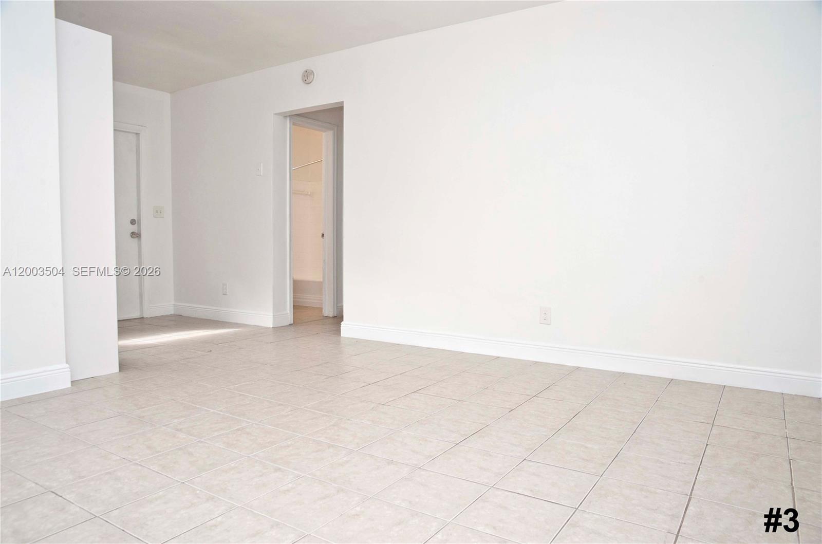 ¤HOLLYWOOD LITTLE RANCHES - Residential Income