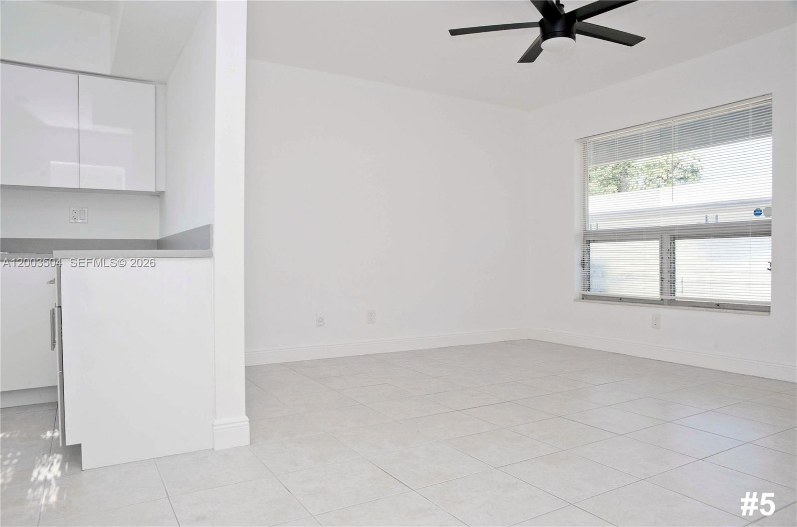 ¤HOLLYWOOD LITTLE RANCHES - Residential Income