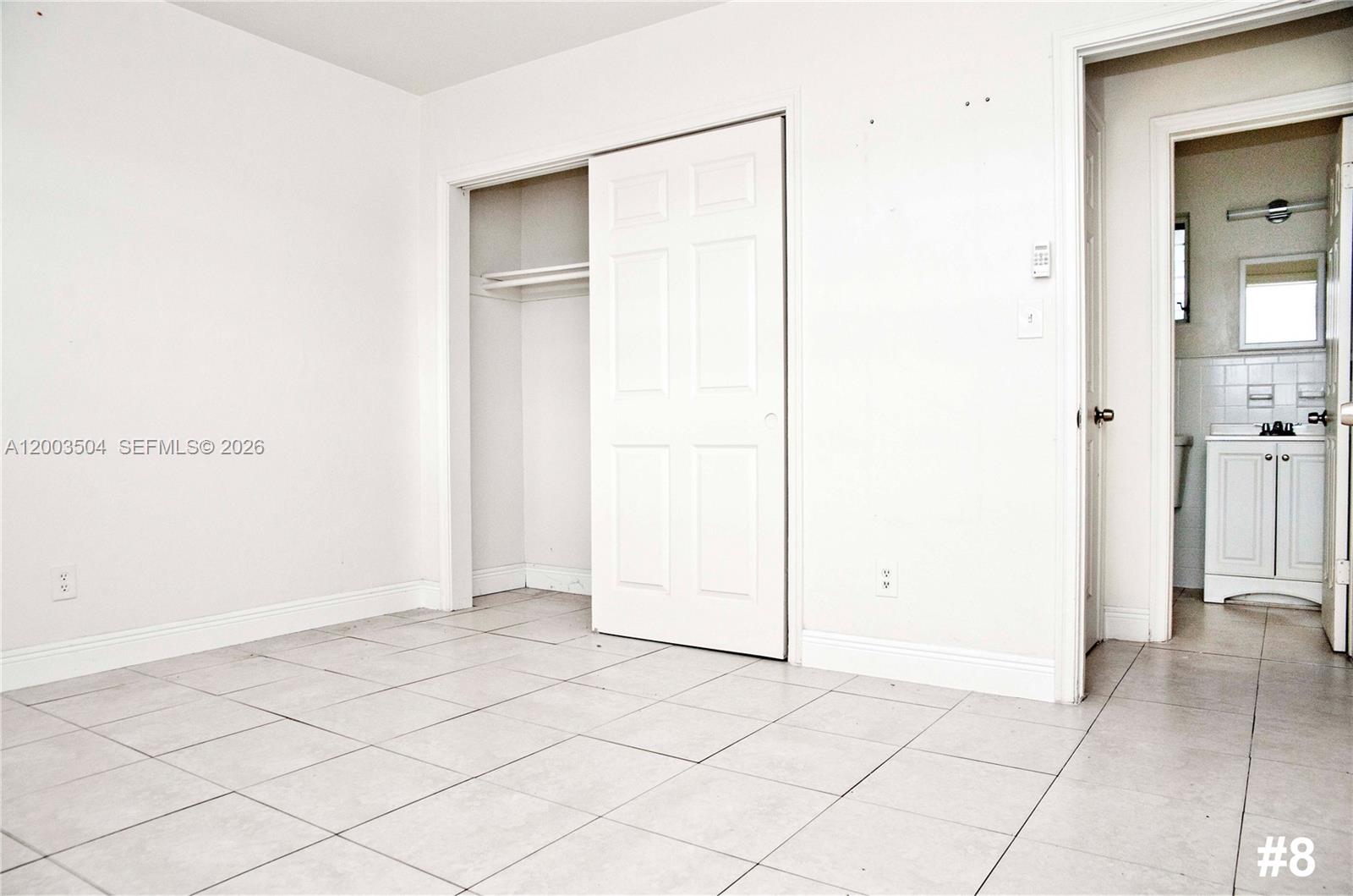 ¤HOLLYWOOD LITTLE RANCHES - Residential Income