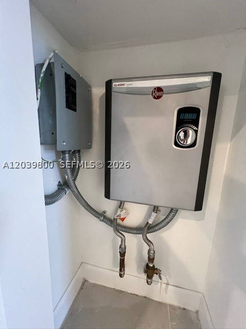 SILVER PALM RESIDENTIAl - Residential