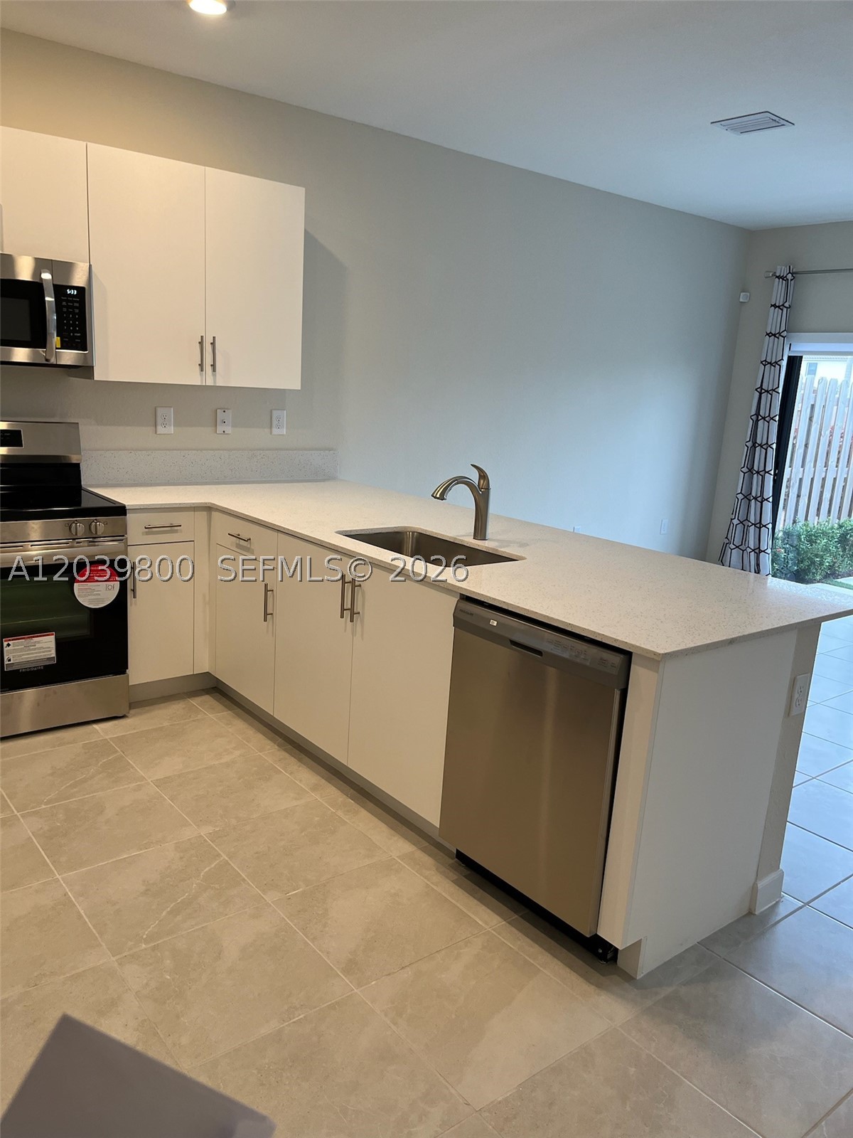 SILVER PALM RESIDENTIAl - Residential