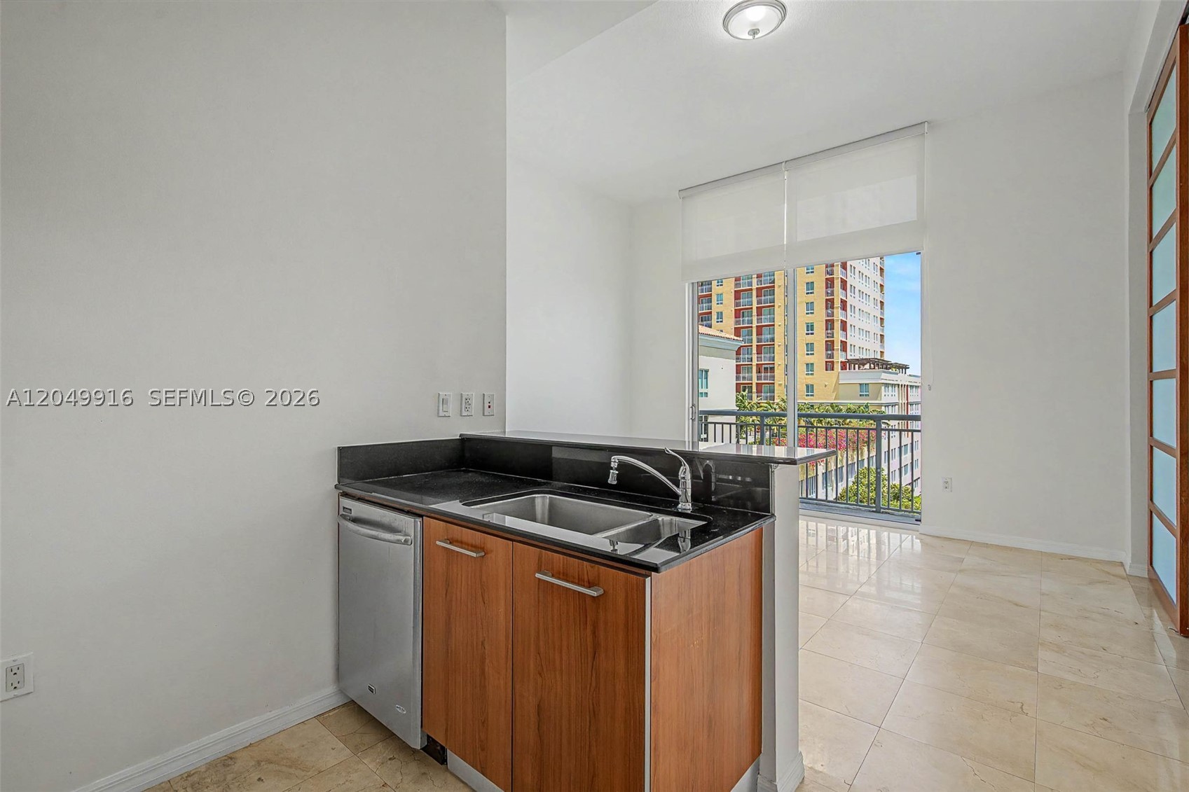 METROPOLIS I AT DADELAND - Residential Lease
