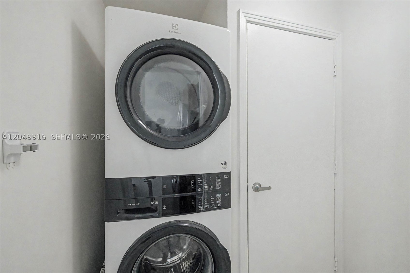 METROPOLIS I AT DADELAND - Residential Lease