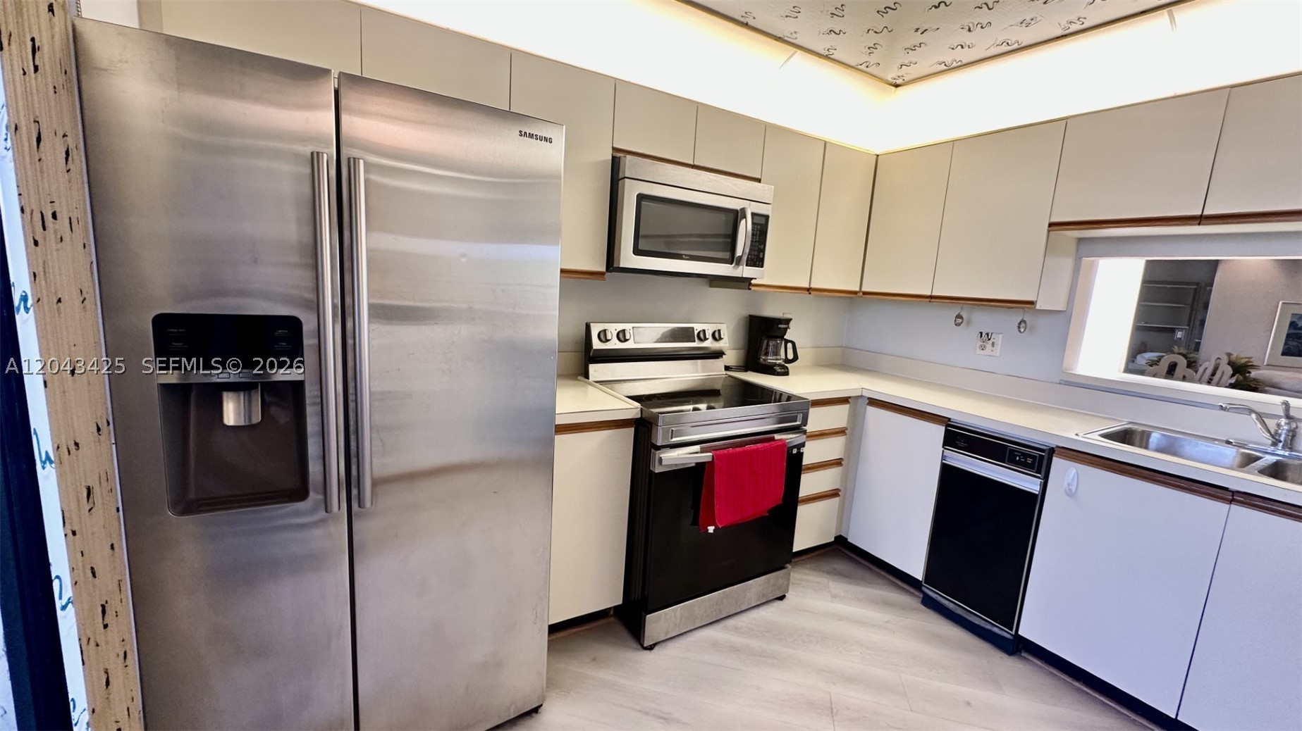 LA PAZ AT BOCA POINTE - Residential