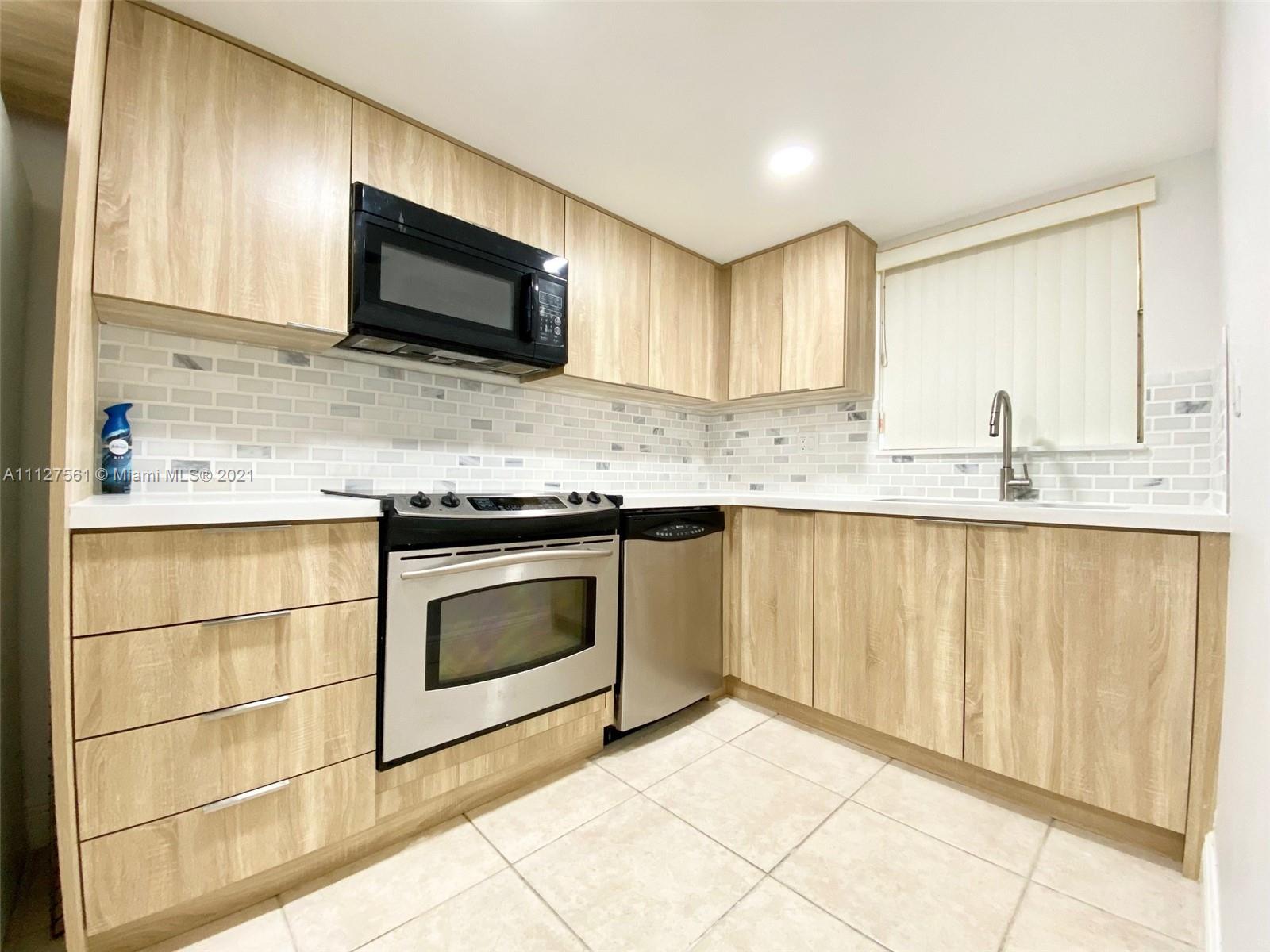 This Updated One Bedroom, One and a Half Bathrooms unit offers new kitchen cabinets, and tops, tiled floors, & crown moldings, updated bathroom, & 2 levels.  Washer and dryer inside, & 2 open balconies. Easy to show, on Supra with CBS CODE.