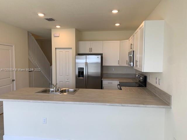AQUABELLA NORTH - Residential Lease