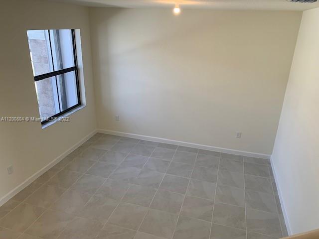 AQUABELLA NORTH - Residential Lease