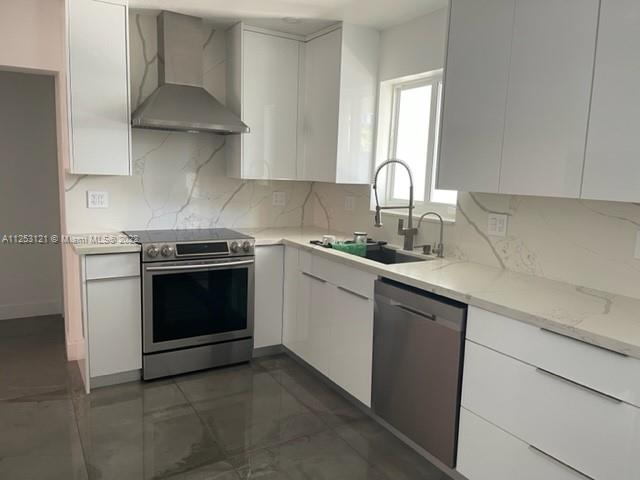 RIVIERA PINES - Residential Lease