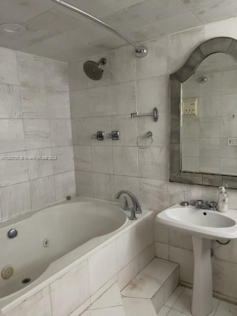 RIVIERA PINES - Residential Lease