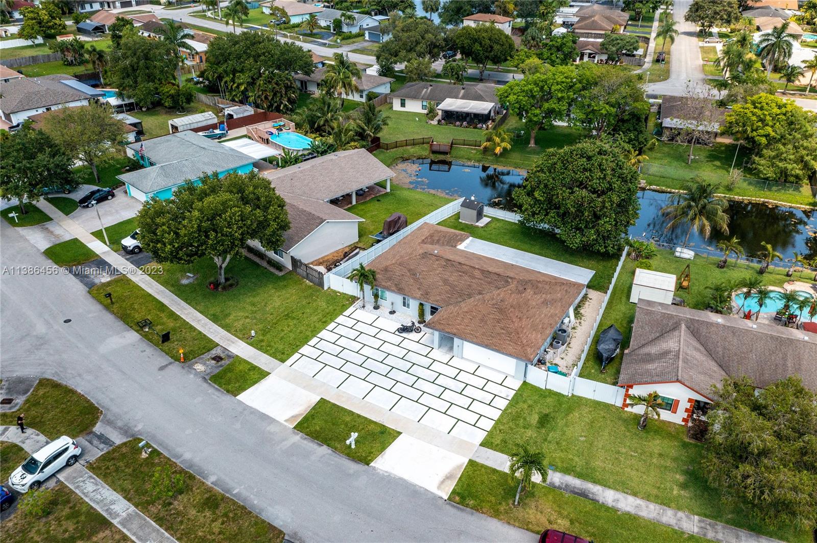 ORANGE TREE HOMES - Residential