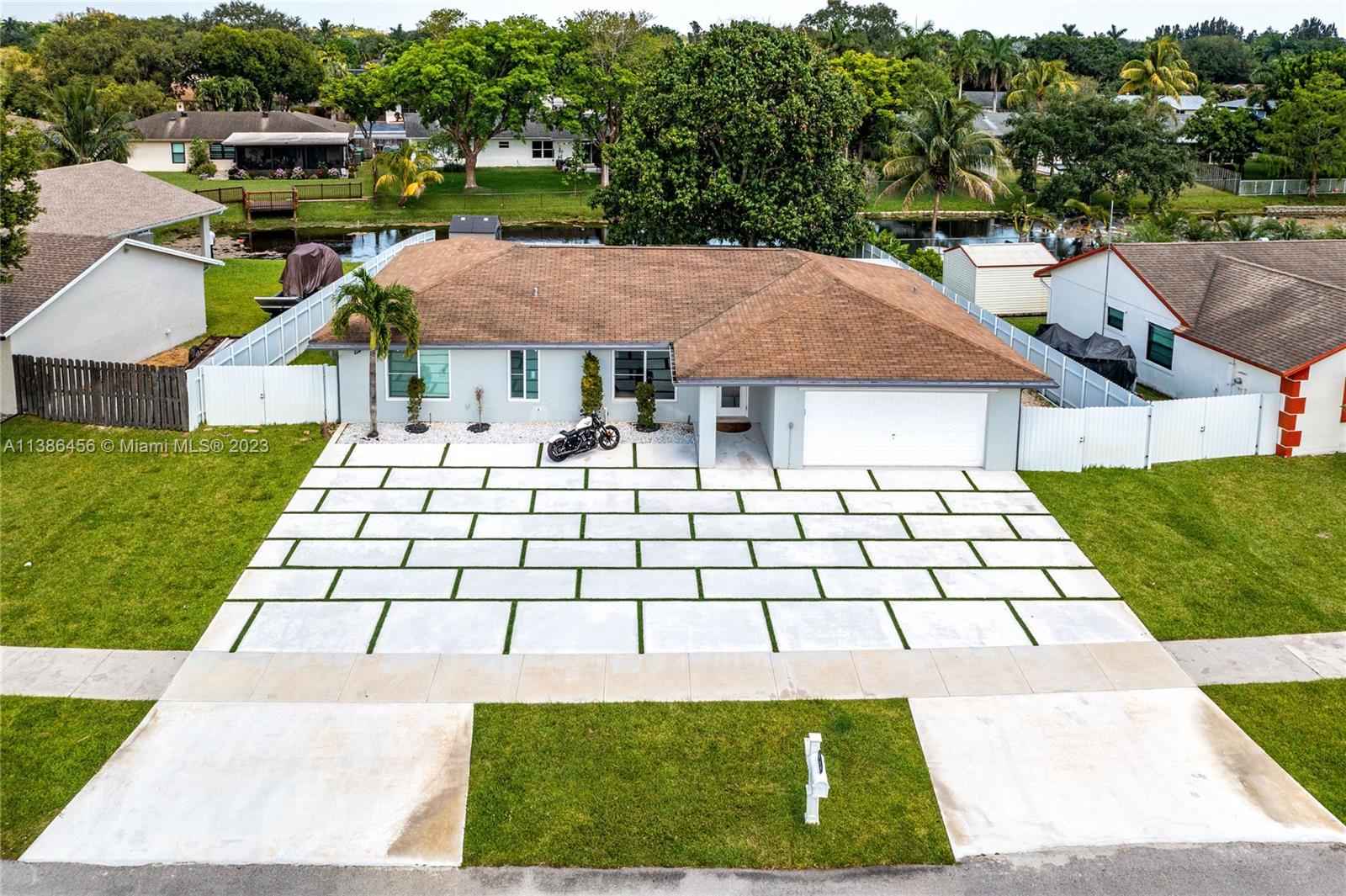 ORANGE TREE HOMES - Residential
