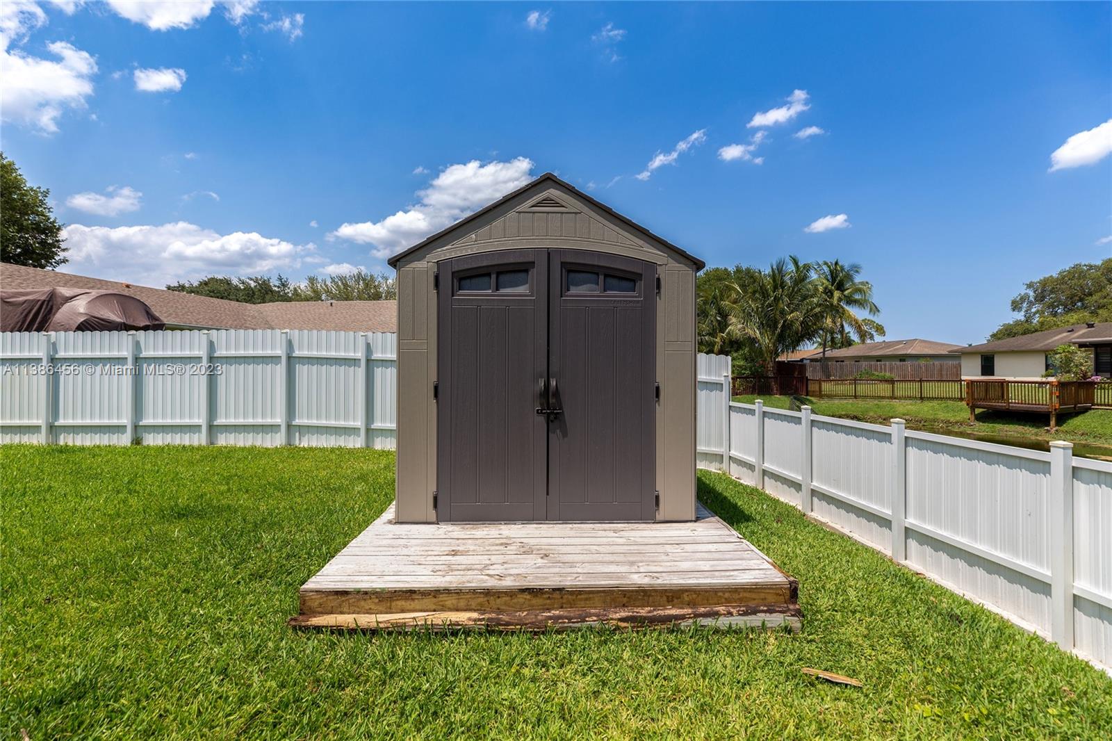 ORANGE TREE HOMES - Residential