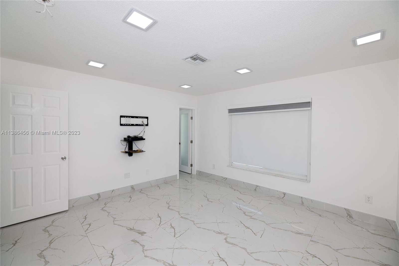 ORANGE TREE HOMES - Residential