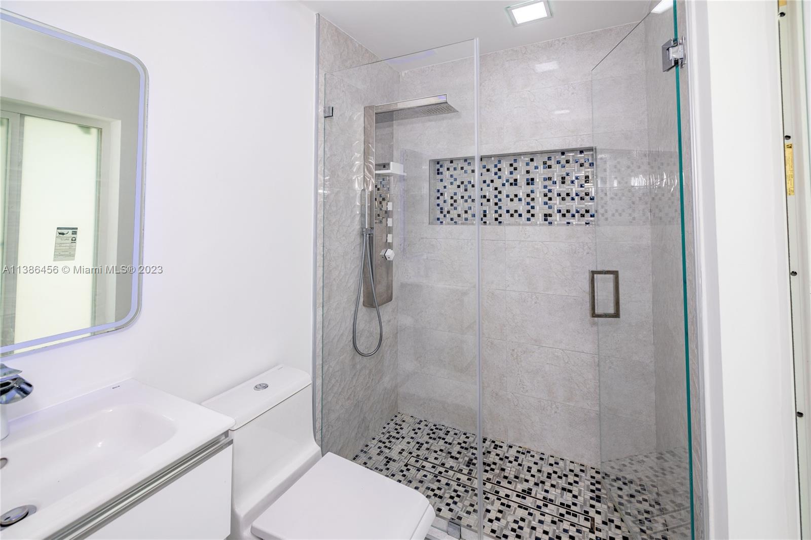 ORANGE TREE HOMES - Residential