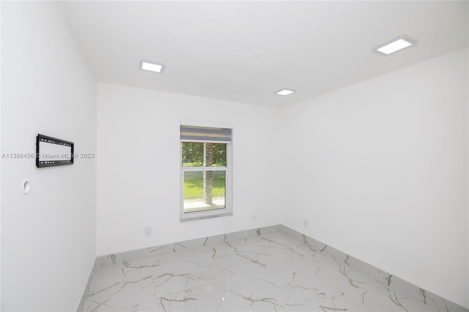ORANGE TREE HOMES - Residential