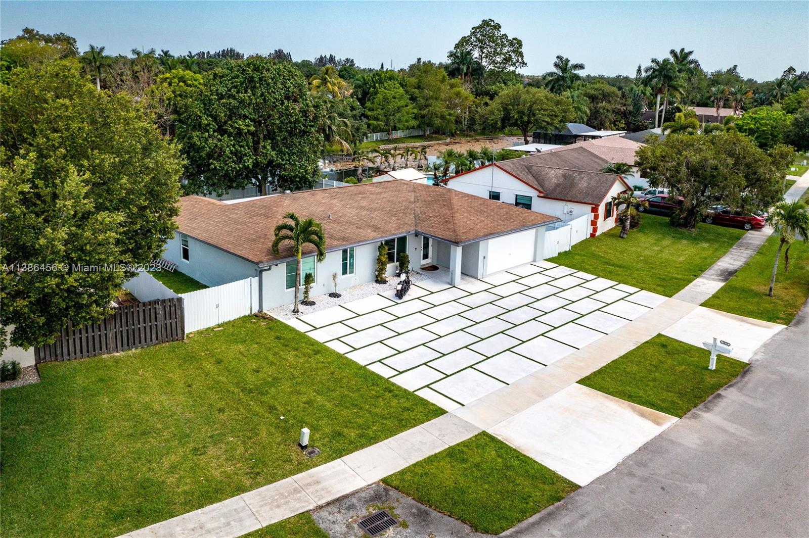 ORANGE TREE HOMES - Residential