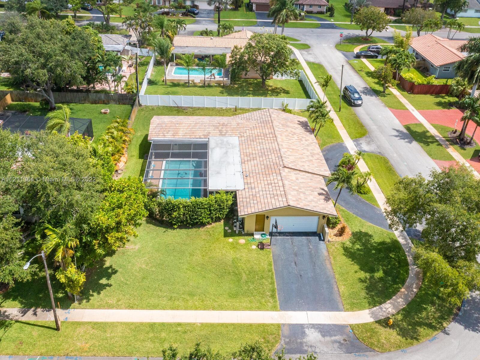 PLANTATIONS SECLUDED GARD - Residential