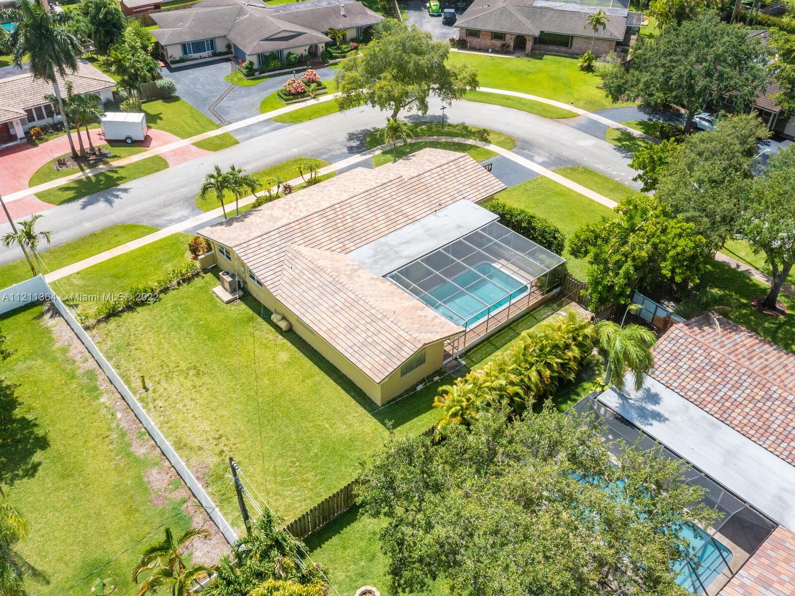 PLANTATIONS SECLUDED GARD - Residential