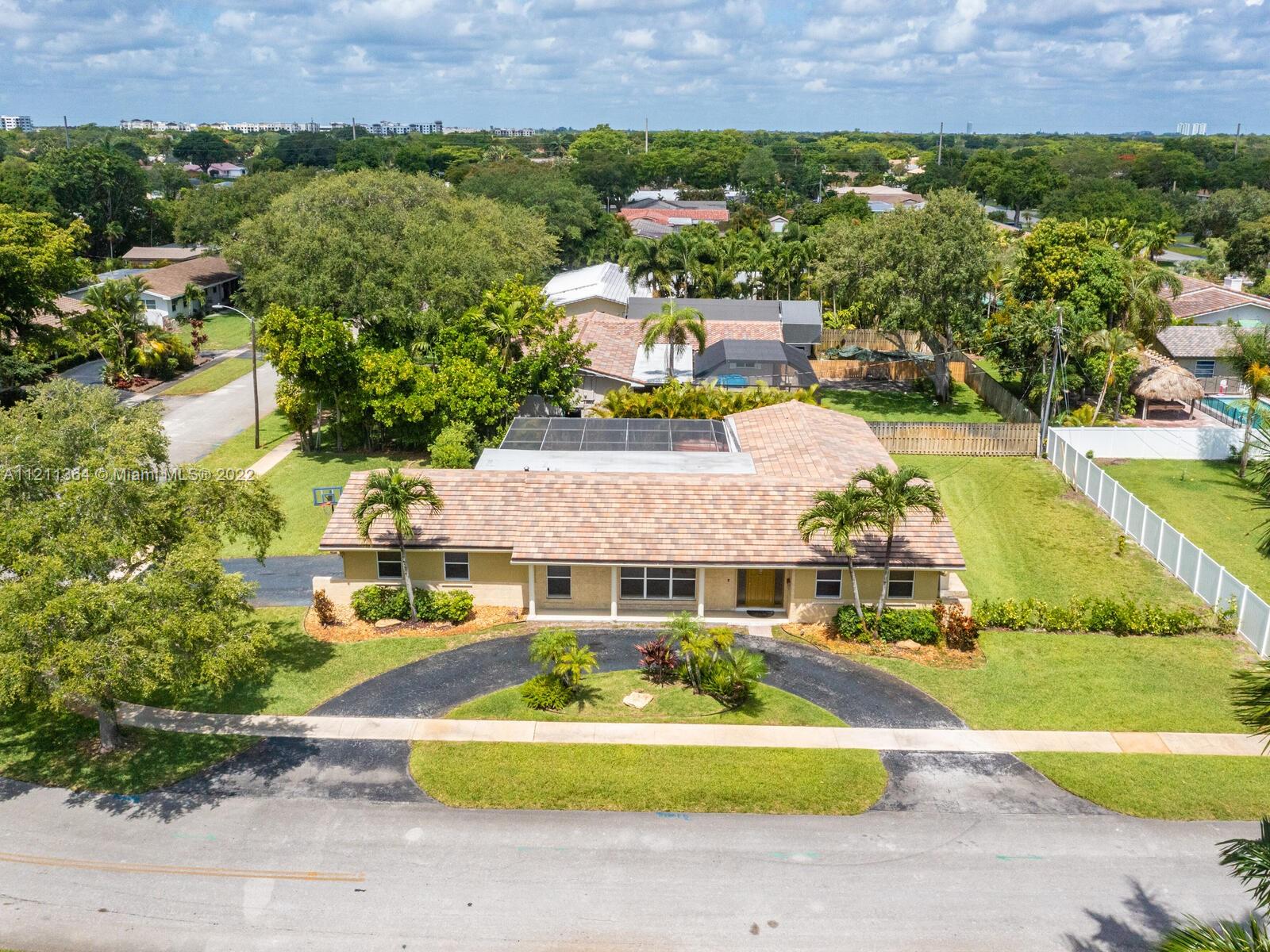 PLANTATIONS SECLUDED GARD - Residential