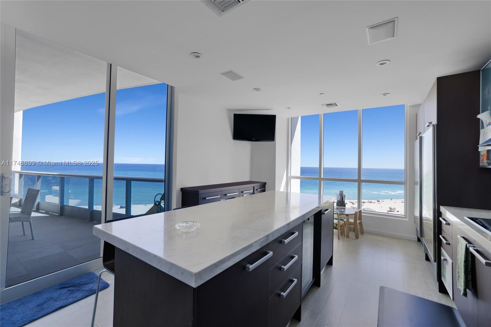 THE RESIDENCES AT THE BAT - Residential