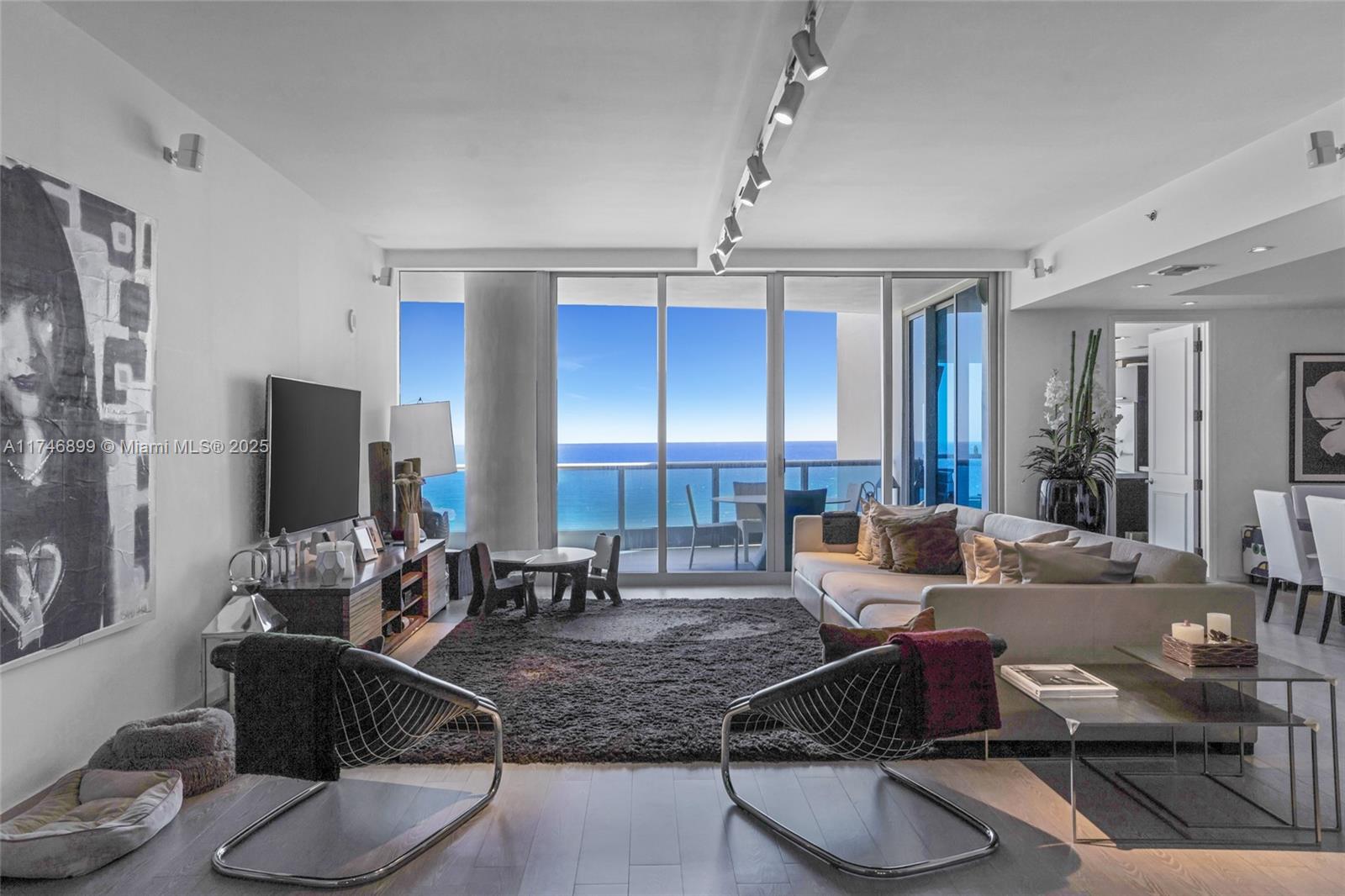THE RESIDENCES AT THE BAT - Residential