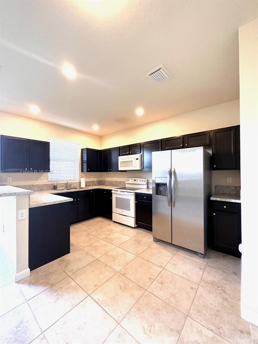 SILVER PALM WEST - Residential Lease