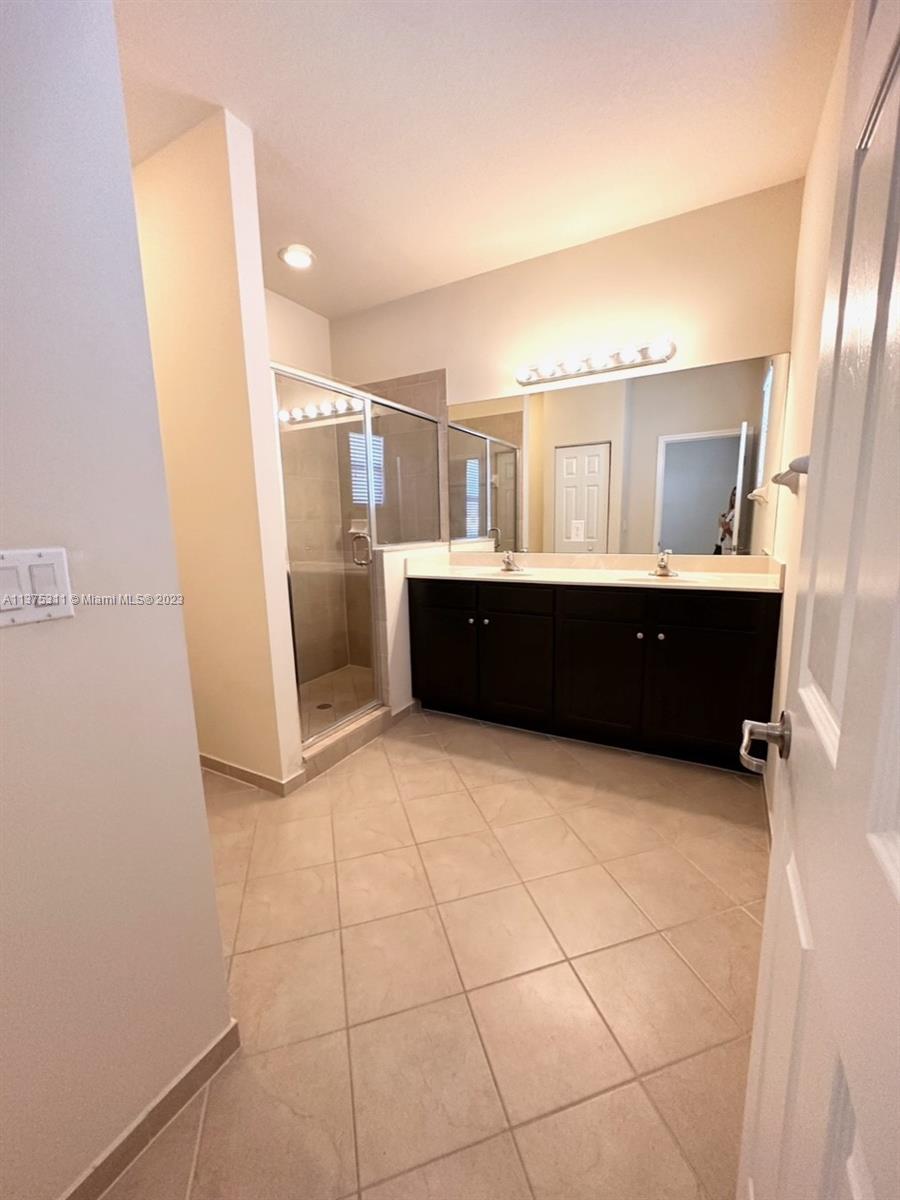 SILVER PALM WEST - Residential Lease