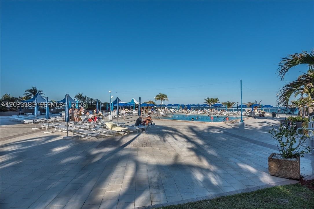 PARKER PLAZA ESTATES COND - Residential