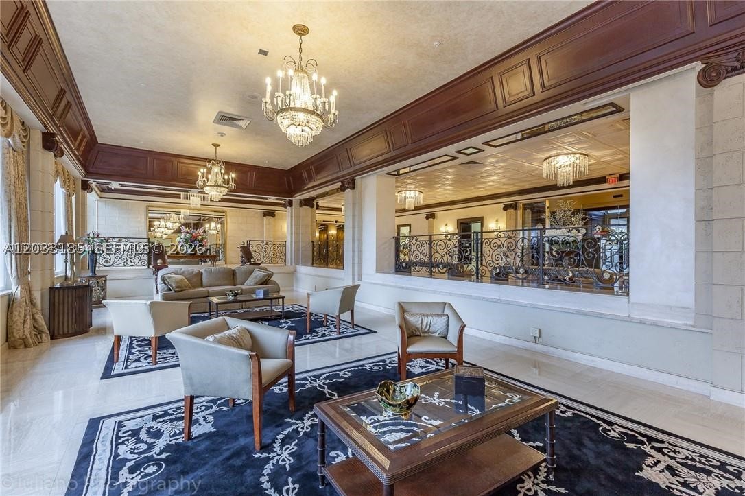 PARKER PLAZA ESTATES COND - Residential