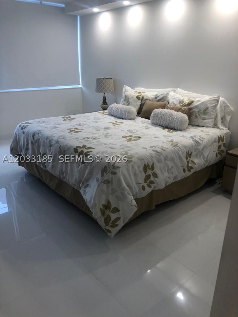 PARKER PLAZA ESTATES COND - Residential
