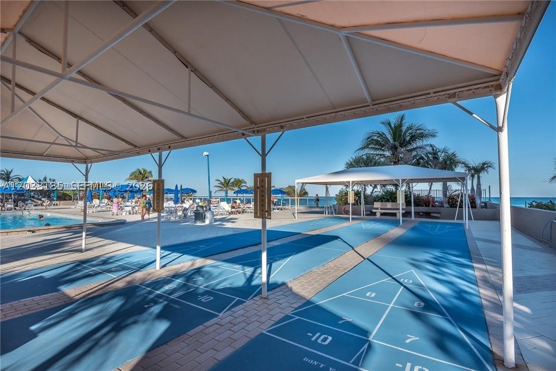 PARKER PLAZA ESTATES COND - Residential