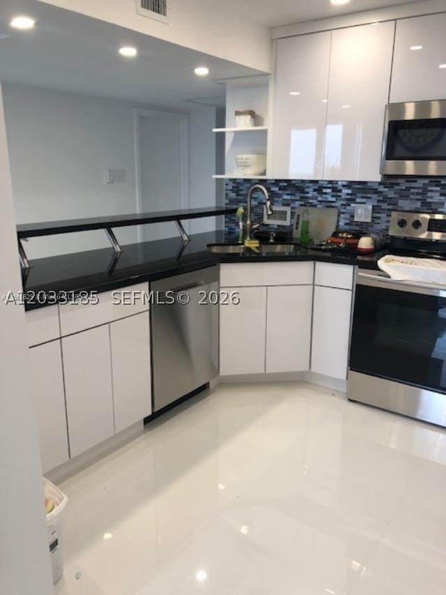 PARKER PLAZA ESTATES COND - Residential