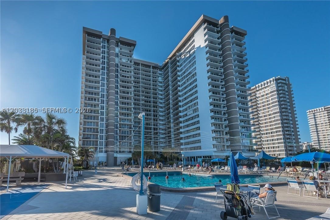 PARKER PLAZA ESTATES COND - Residential