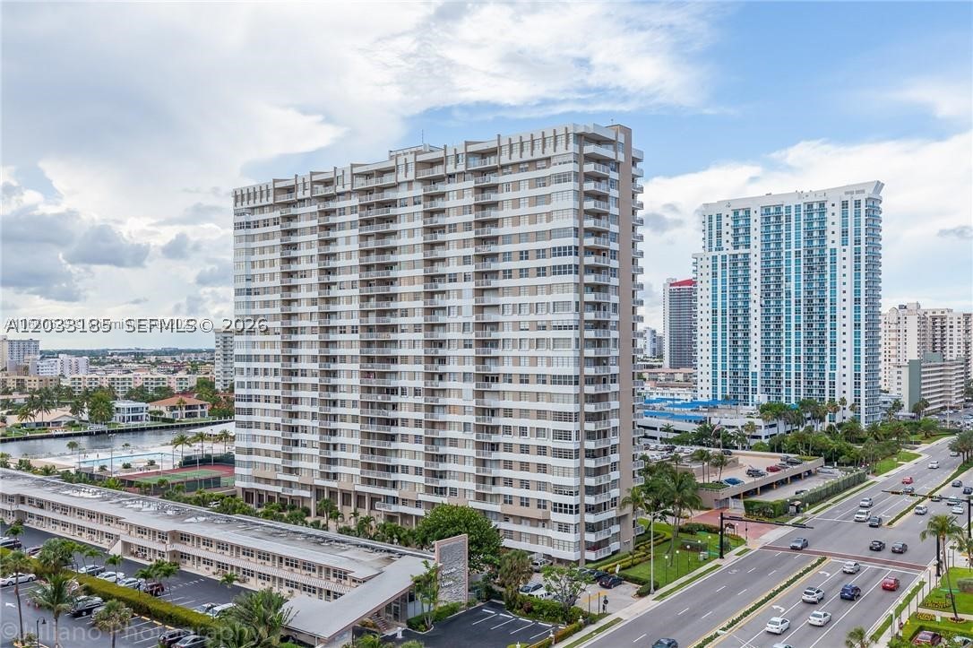 PARKER PLAZA ESTATES COND - Residential