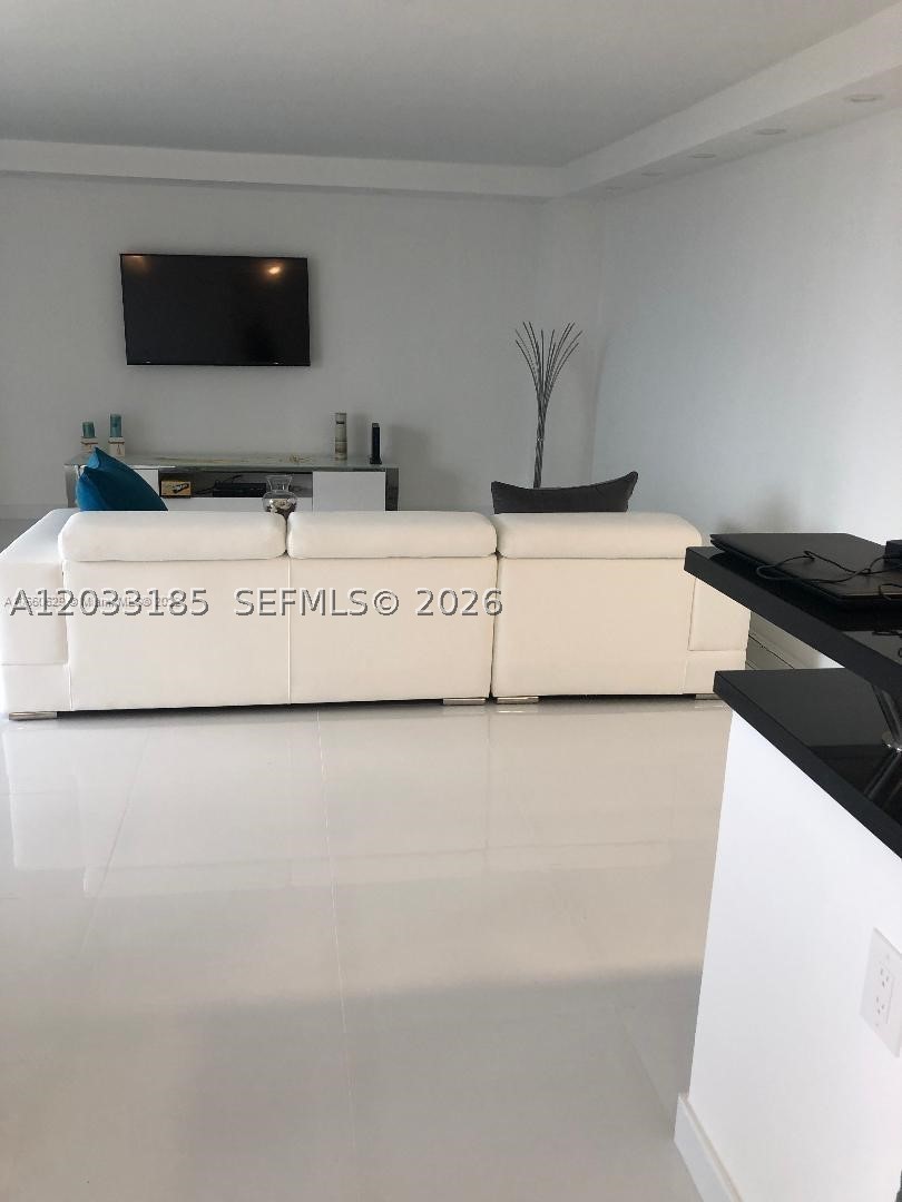 PARKER PLAZA ESTATES COND - Residential