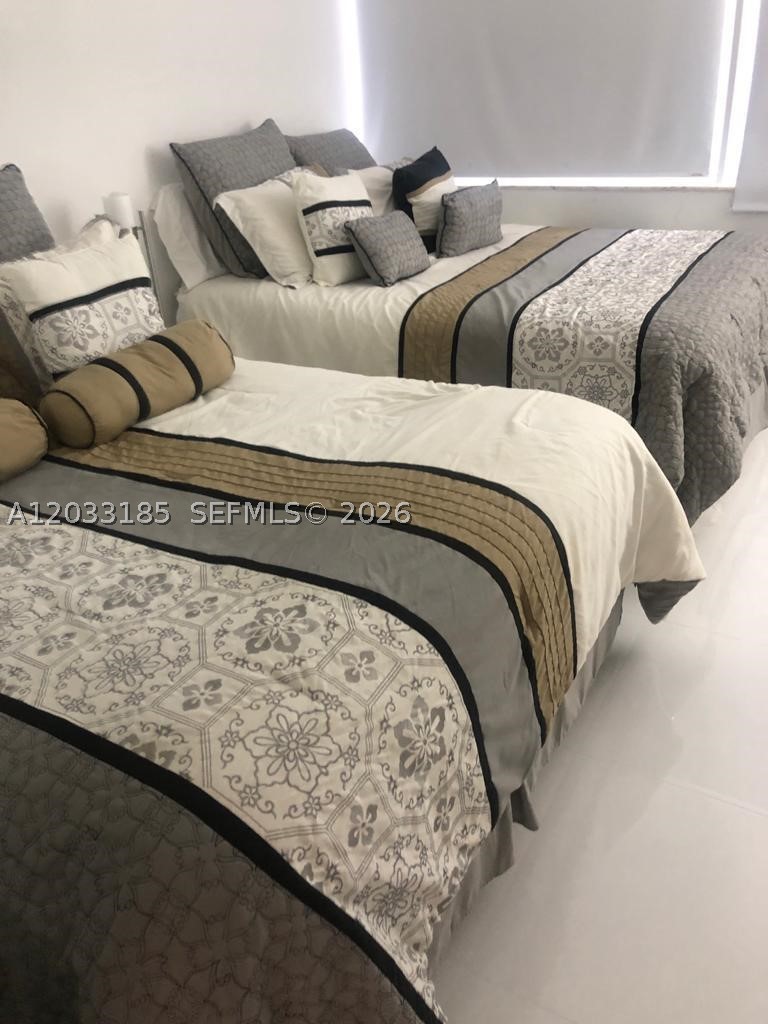 PARKER PLAZA ESTATES COND - Residential