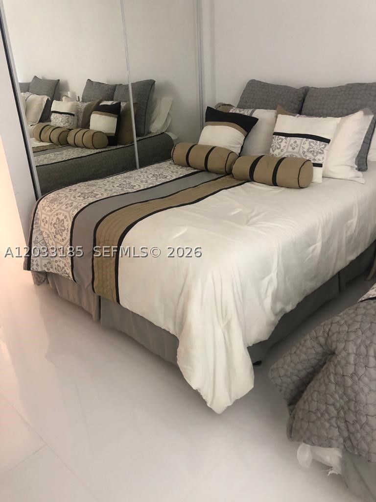 PARKER PLAZA ESTATES COND - Residential
