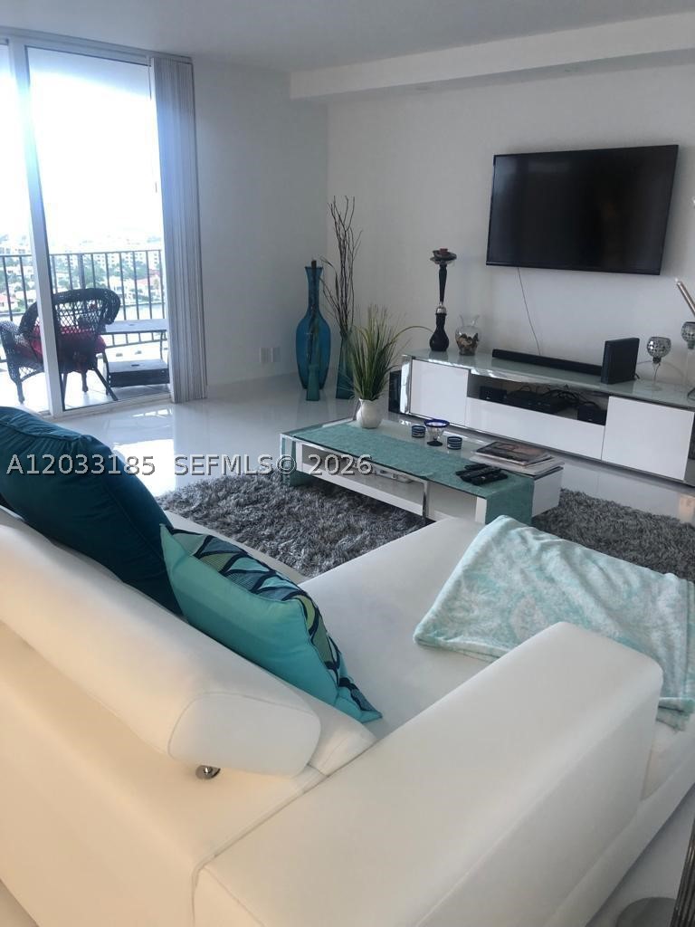 PARKER PLAZA ESTATES COND - Residential