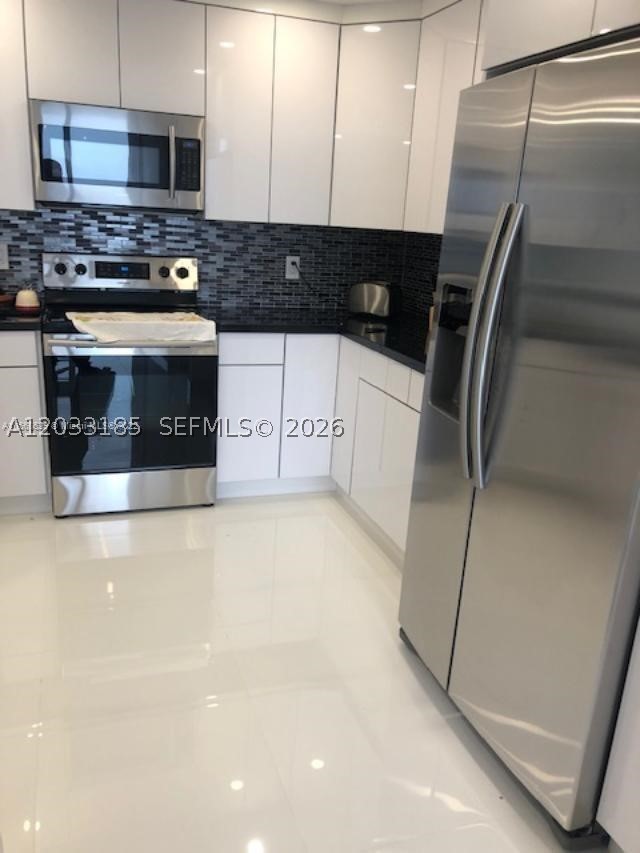 PARKER PLAZA ESTATES COND - Residential