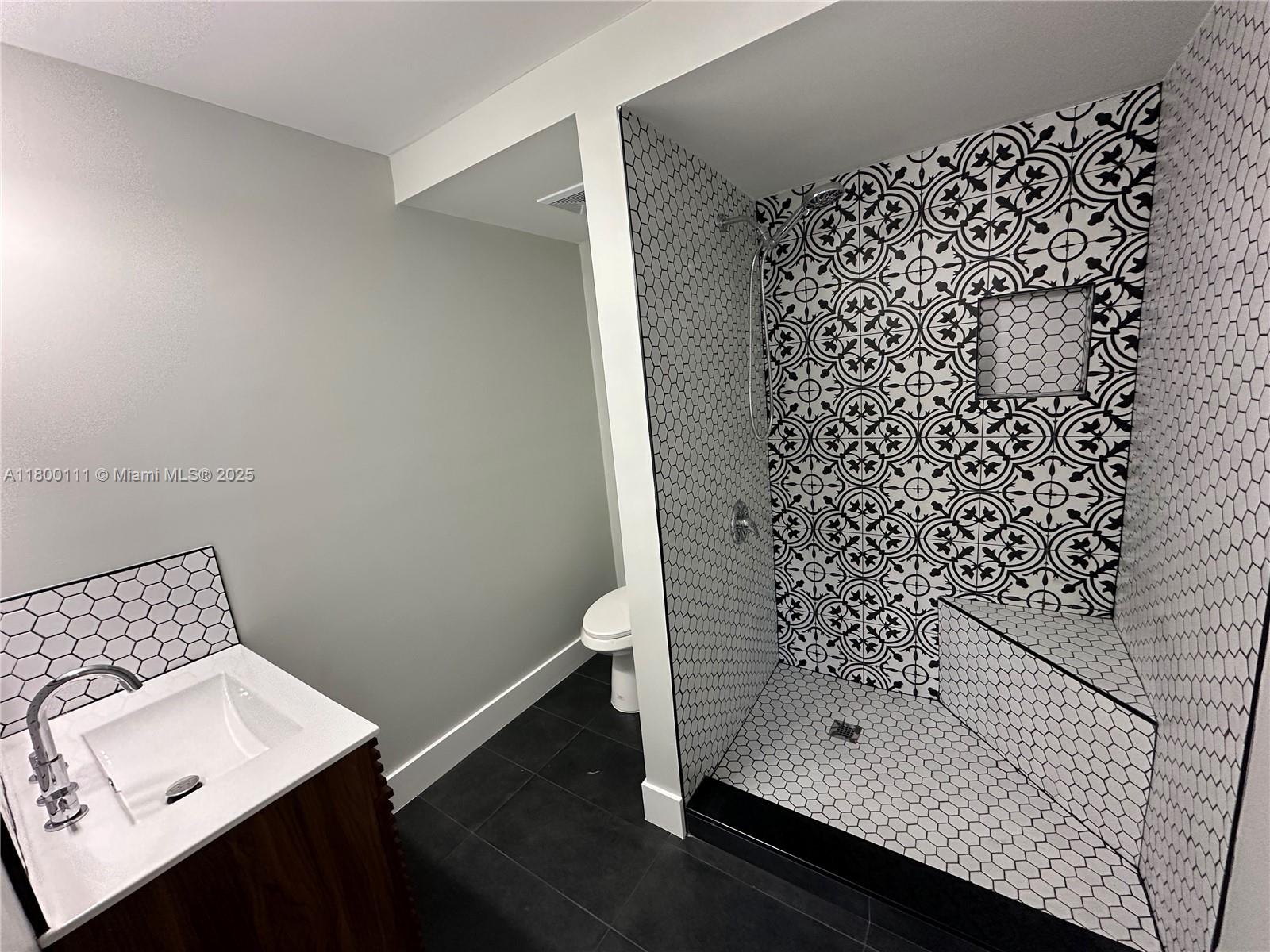 SAMARI LAKE EAST CONDO - Residential Lease